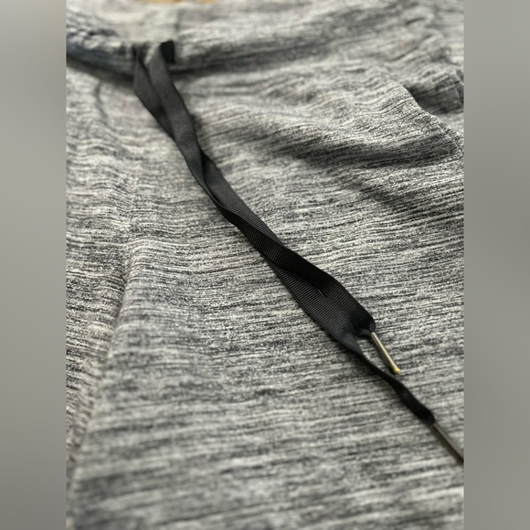 LULULEMON Heather Gray Ready To Rulu Joggers Pants with Pockets and pull string - Picture 9 of 11